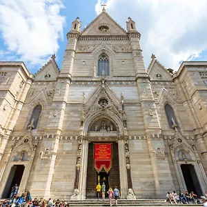 Maria's Bright Flats At The Cathedral Appartamento